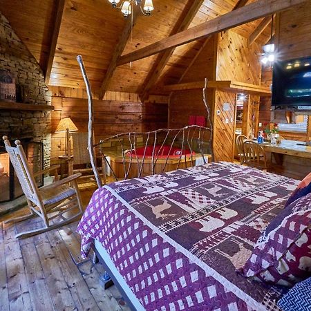 A Cabin In The Woods Pigeon Forge Bagian luar foto