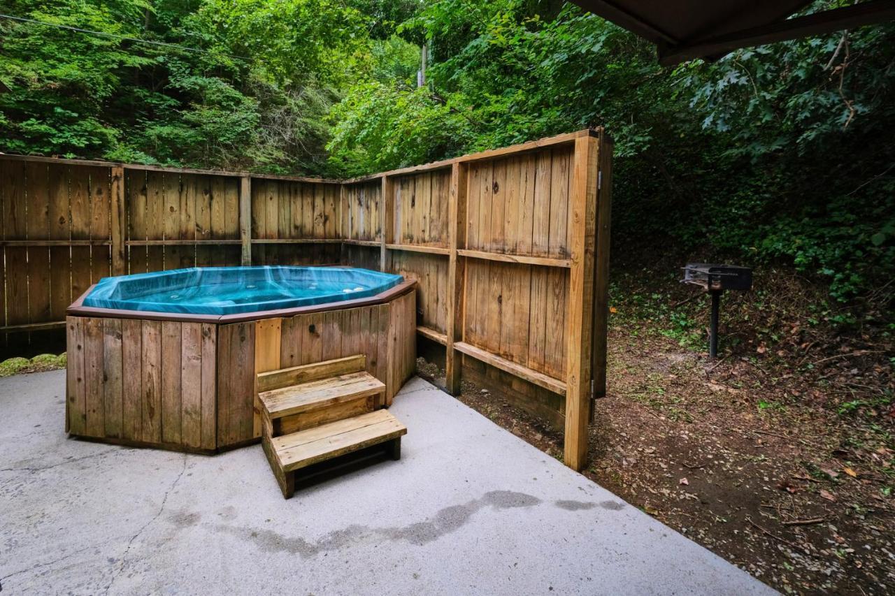 A Cabin In The Woods Pigeon Forge Bagian luar foto