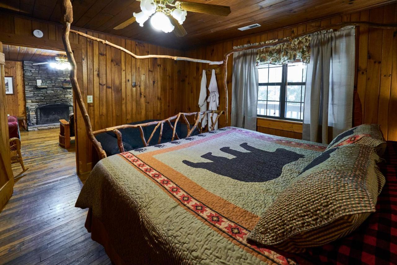 A Cabin In The Woods Pigeon Forge Bagian luar foto