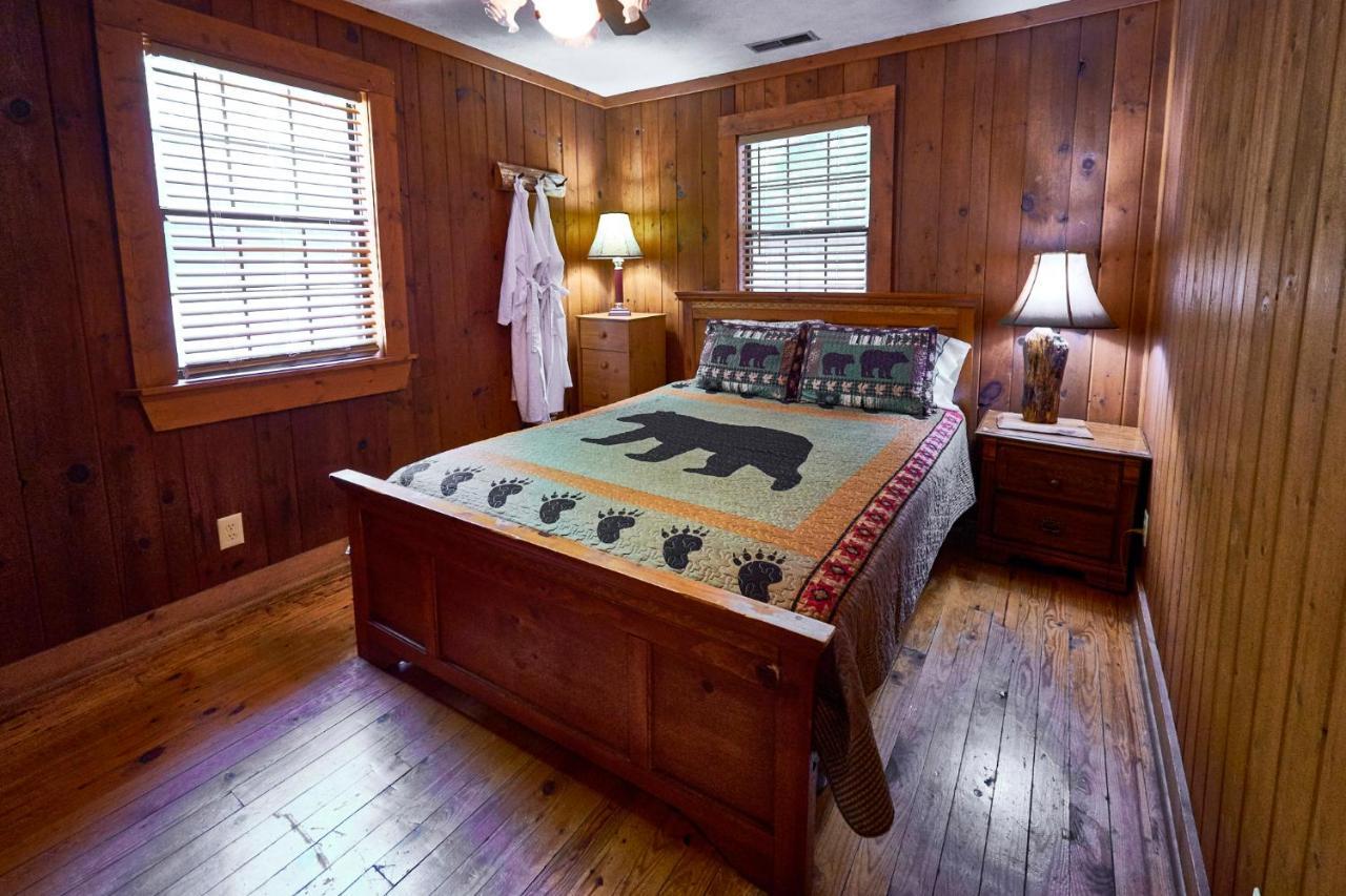 A Cabin In The Woods Pigeon Forge Bagian luar foto