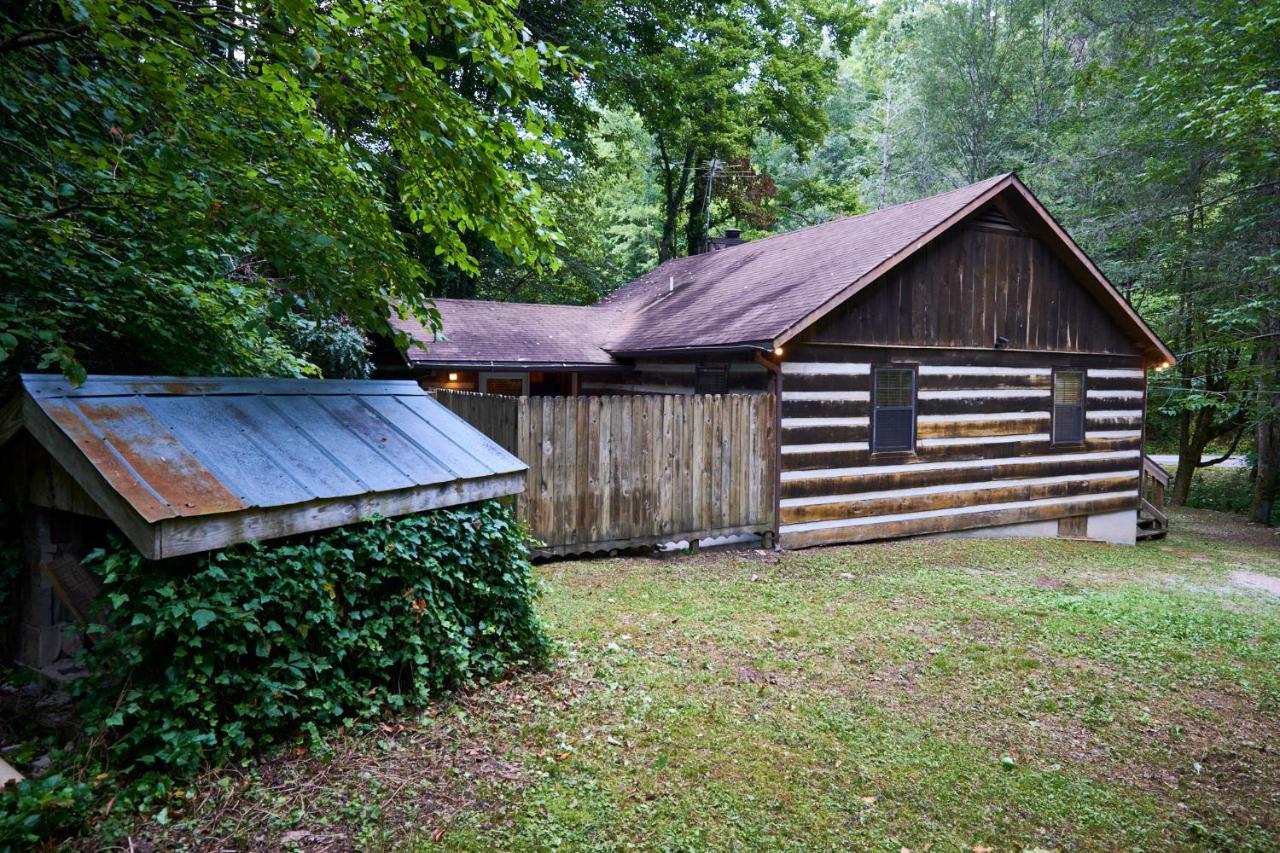 A Cabin In The Woods Villa Pigeon Forge Bagian luar foto