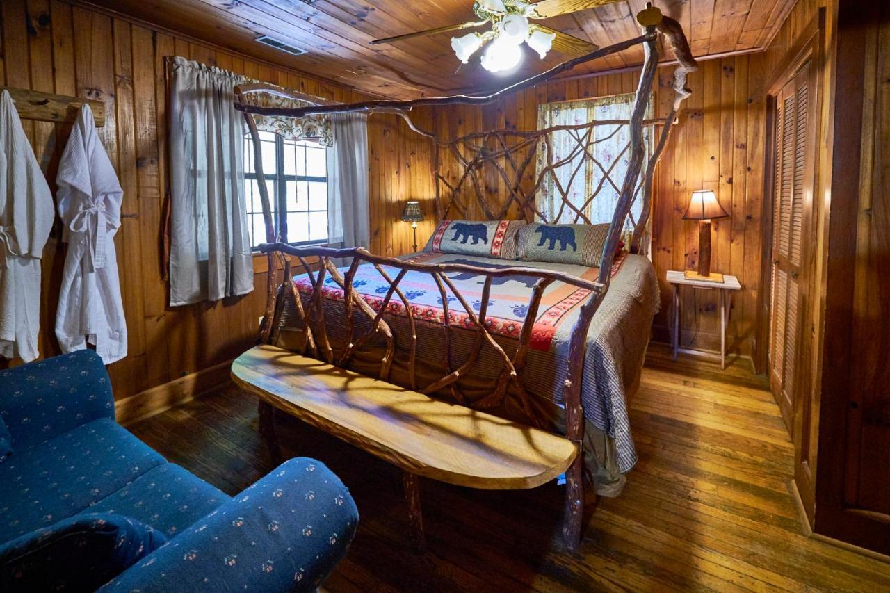 A Cabin In The Woods Pigeon Forge Bagian luar foto