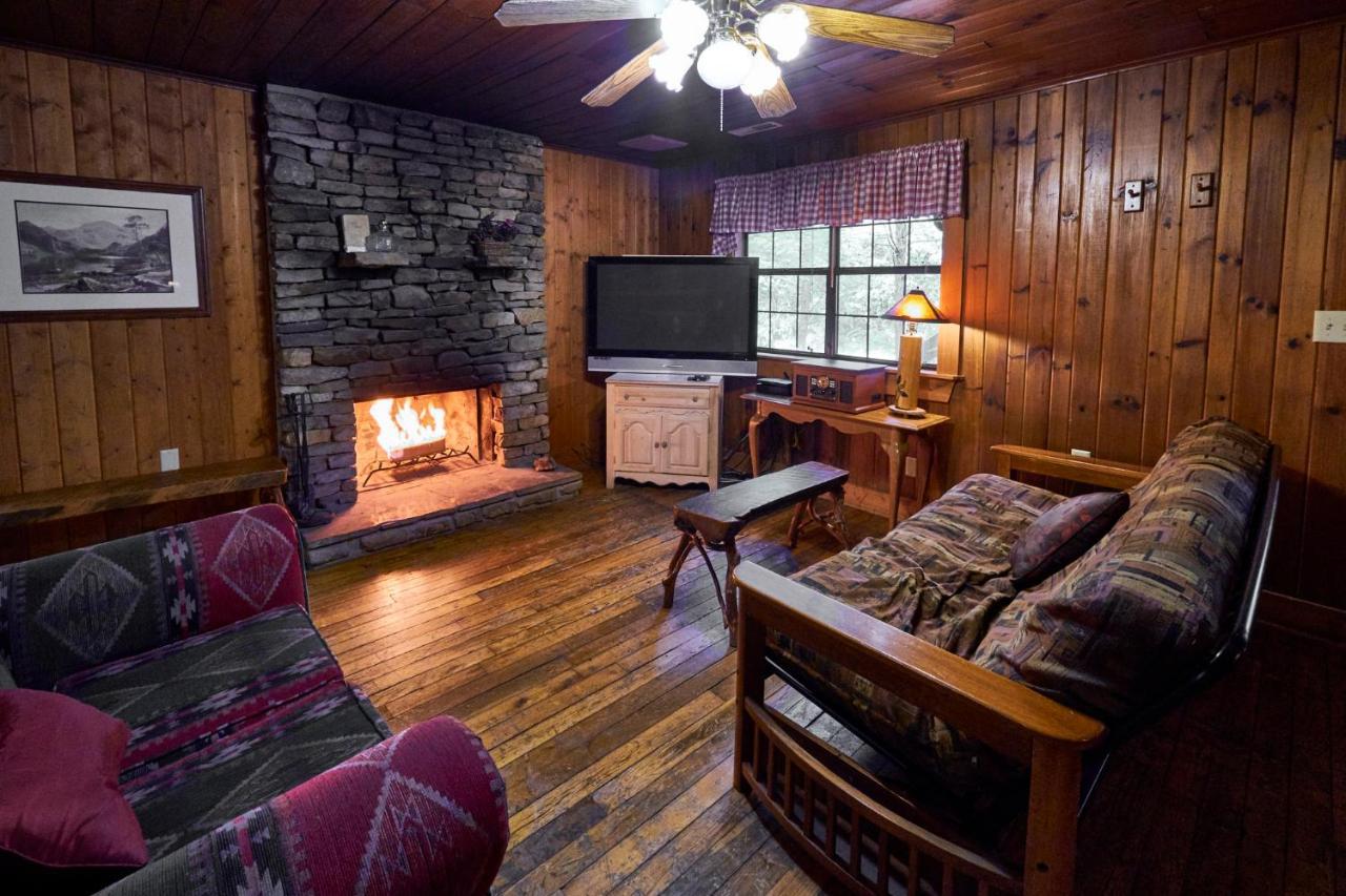 A Cabin In The Woods Villa Pigeon Forge Bagian luar foto