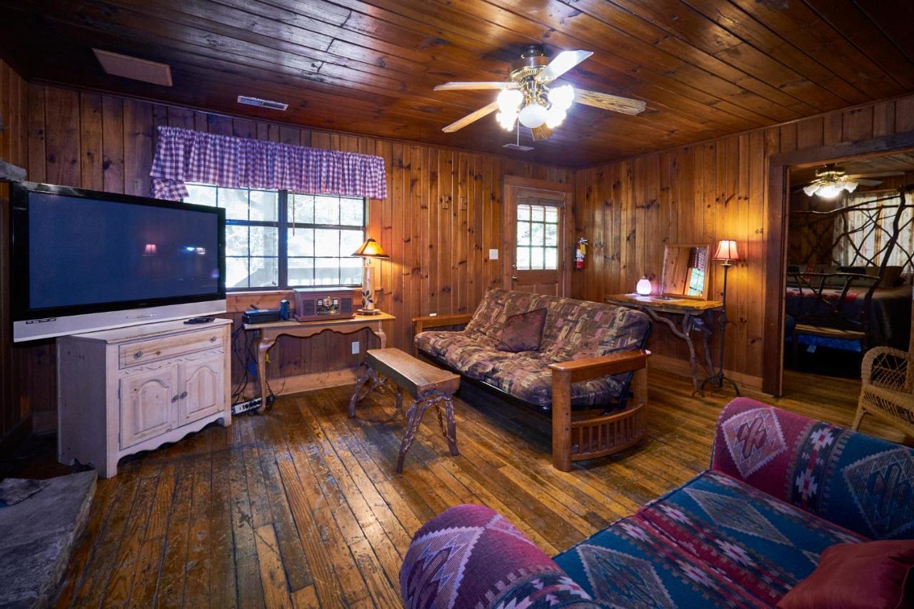 A Cabin In The Woods Pigeon Forge Bagian luar foto