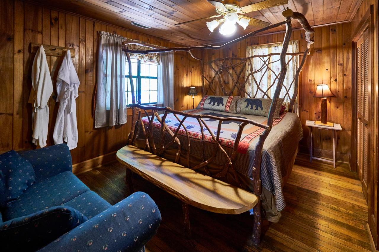 A Cabin In The Woods Pigeon Forge Bagian luar foto