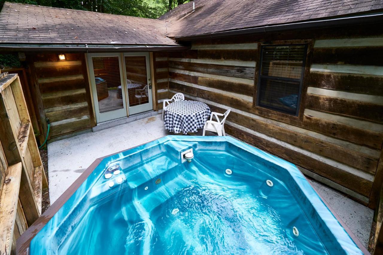 A Cabin In The Woods Villa Pigeon Forge Bagian luar foto