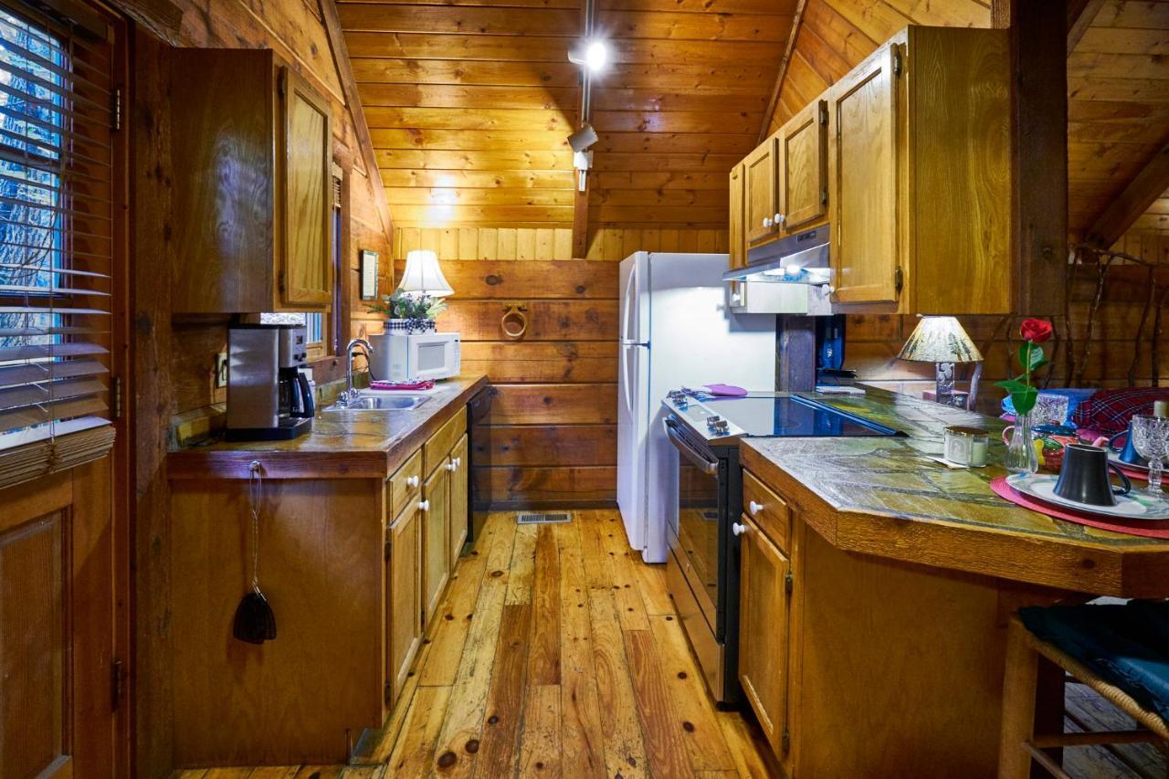 A Cabin In The Woods Villa Pigeon Forge Bagian luar foto