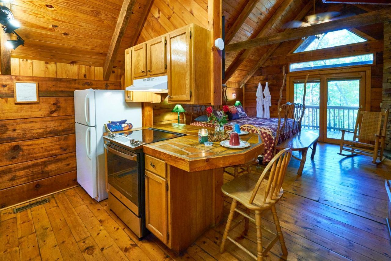 A Cabin In The Woods Villa Pigeon Forge Bagian luar foto