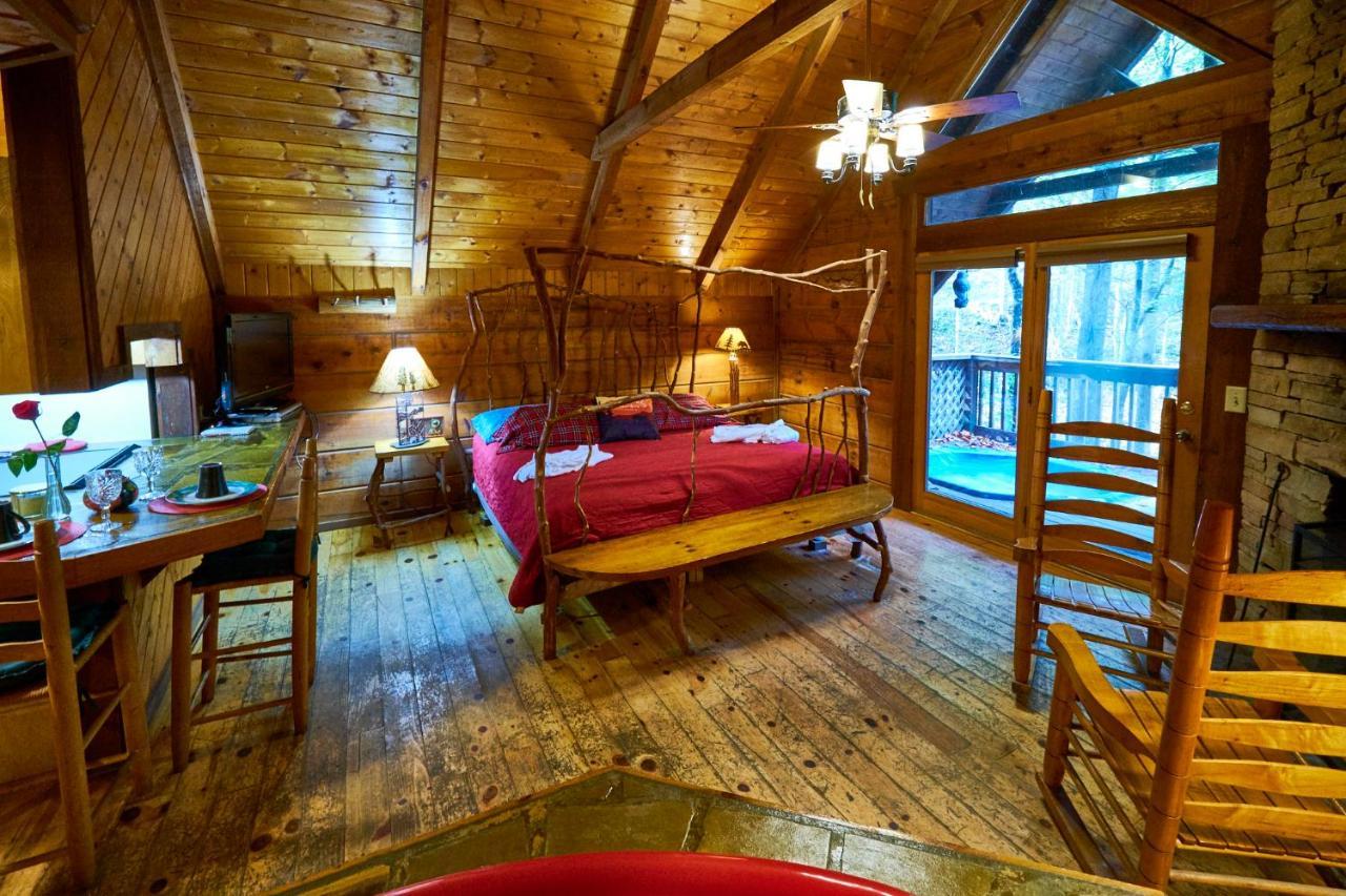 A Cabin In The Woods Villa Pigeon Forge Bagian luar foto